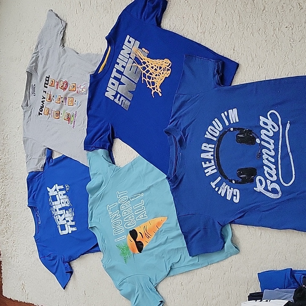 !Bundle of 5 boys tees